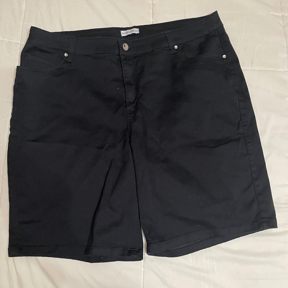 Catherines Sateen Stretch Black Shorts 24W